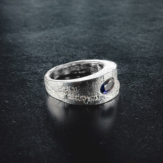 Fragment Band Blue Sapphire Ring