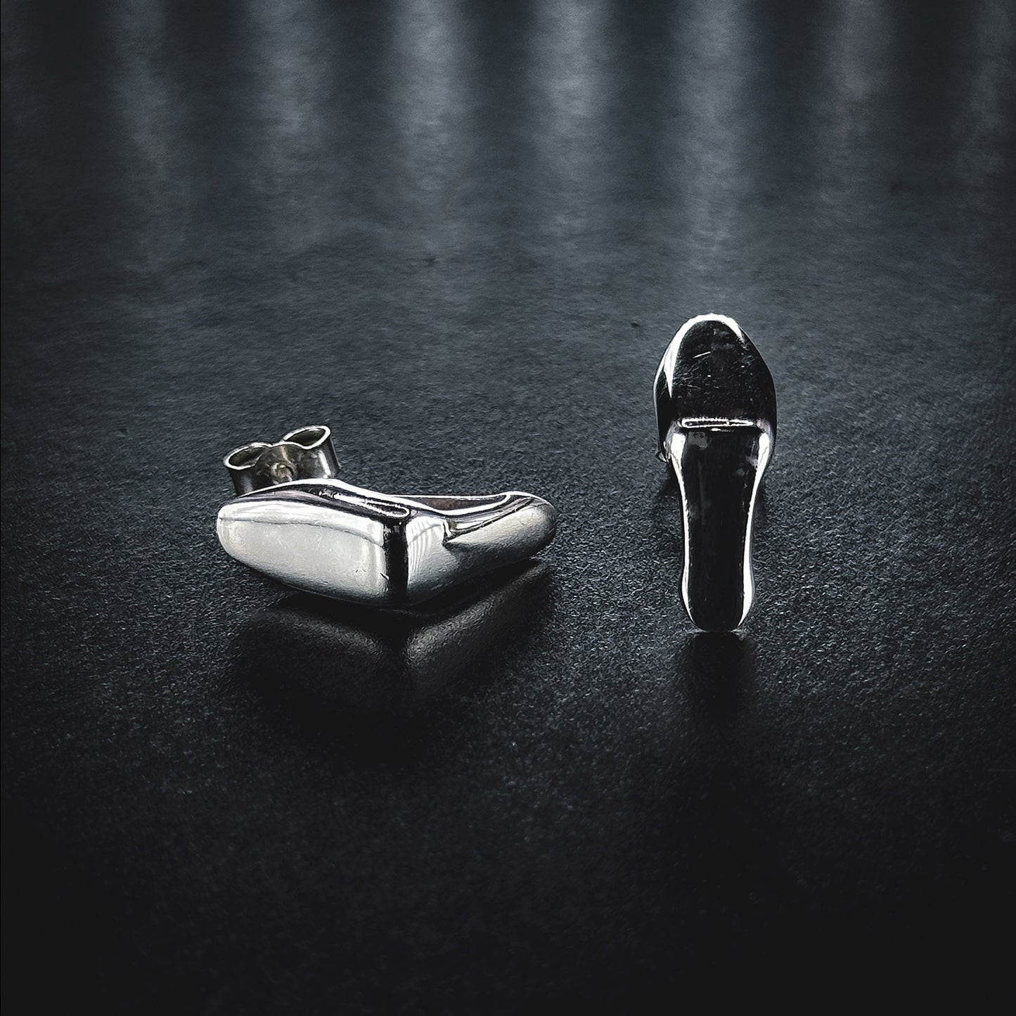 Flow Triangle Earring