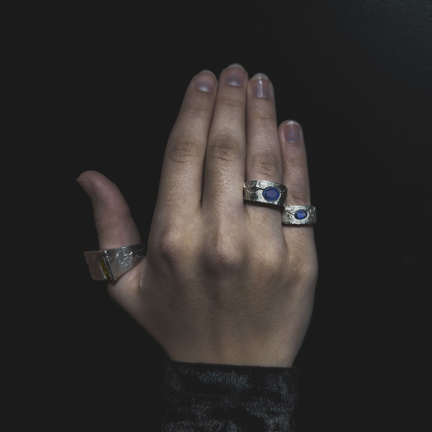 Fragment Band Blue Sapphire Ring