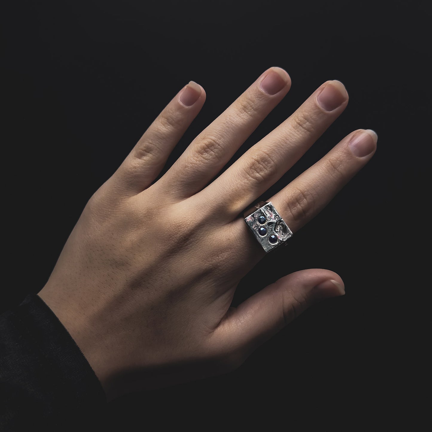 Fragment Signet Sapphires Ring