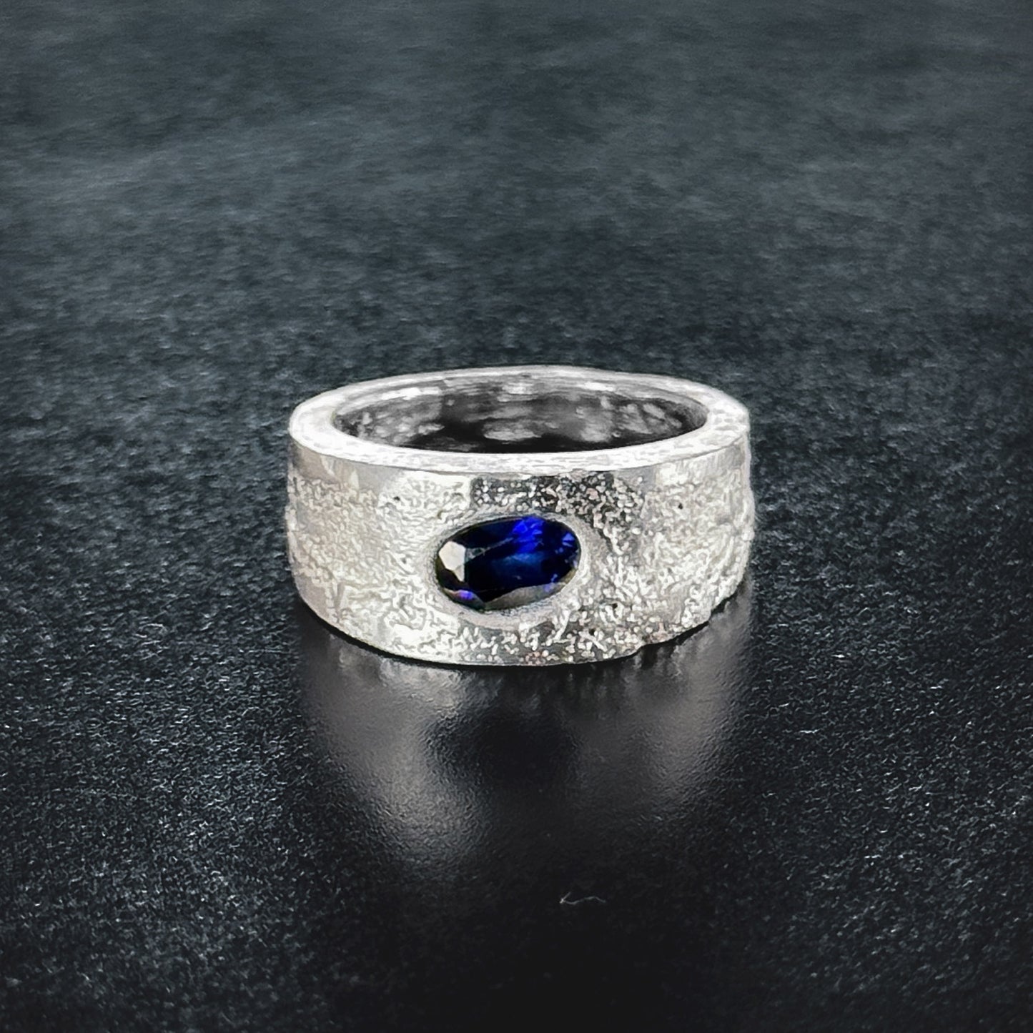 Fragment Band Blue Sapphire Ring