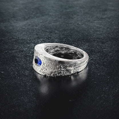 Fragment Band Blue Sapphire Ring